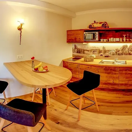 アパートホテル Serviced Licht キッツビュール